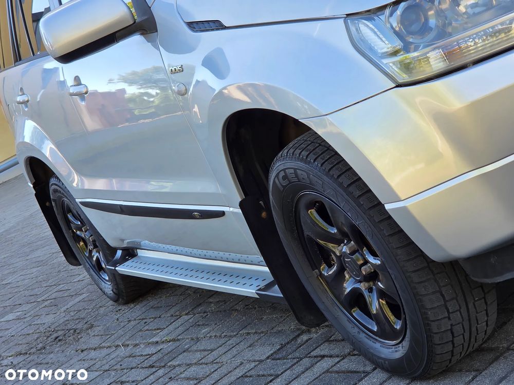 Suzuki Grand Vitara 1.9 DDiS Comfort DPF Family - 10
