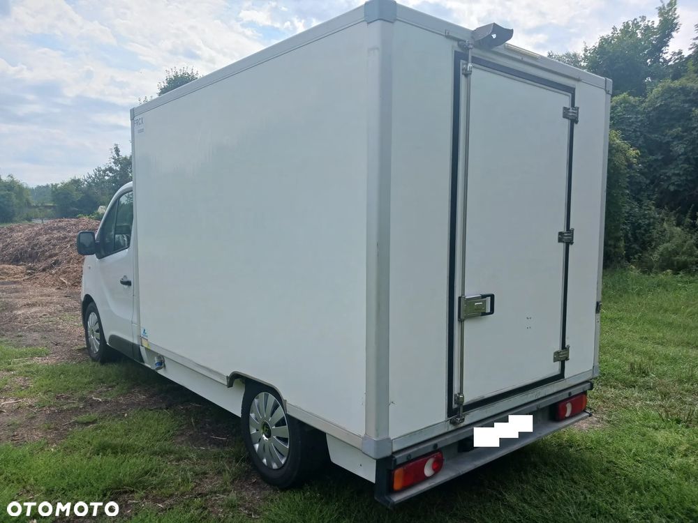 Renault Trafic III 2017r 198 tyś KLIMA Izoterma chłodnia Mroźnia Sklep Food Truck Agregat zasilanie 230V Trafik - 17