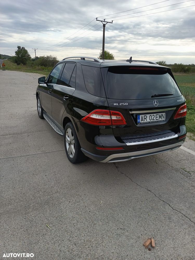 Mercedes-Benz ML 250 BlueTEC 4MATIC 7G-TRONIC - 4