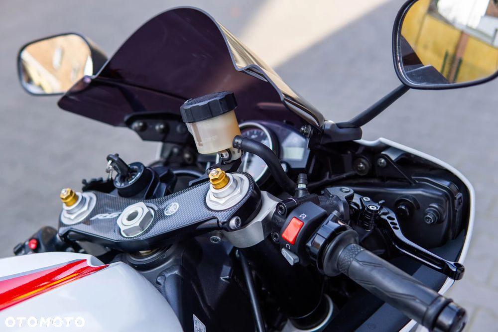 Yamaha R6 - 11