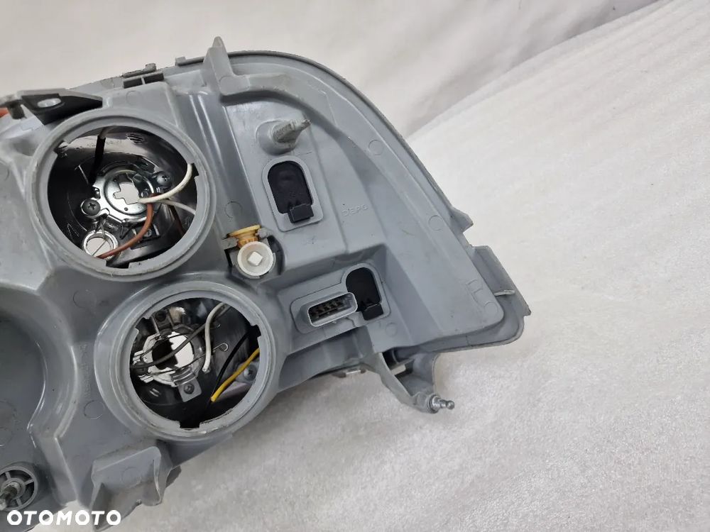 RENAULT MASTER II / OPEL MOVANO 00-06 PRAWA LAMPA PRZEDNIA PRZÓD , NR AUKCJI LL206 - 10