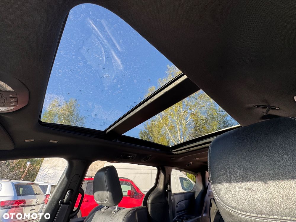 Chrysler Pacifica - 17