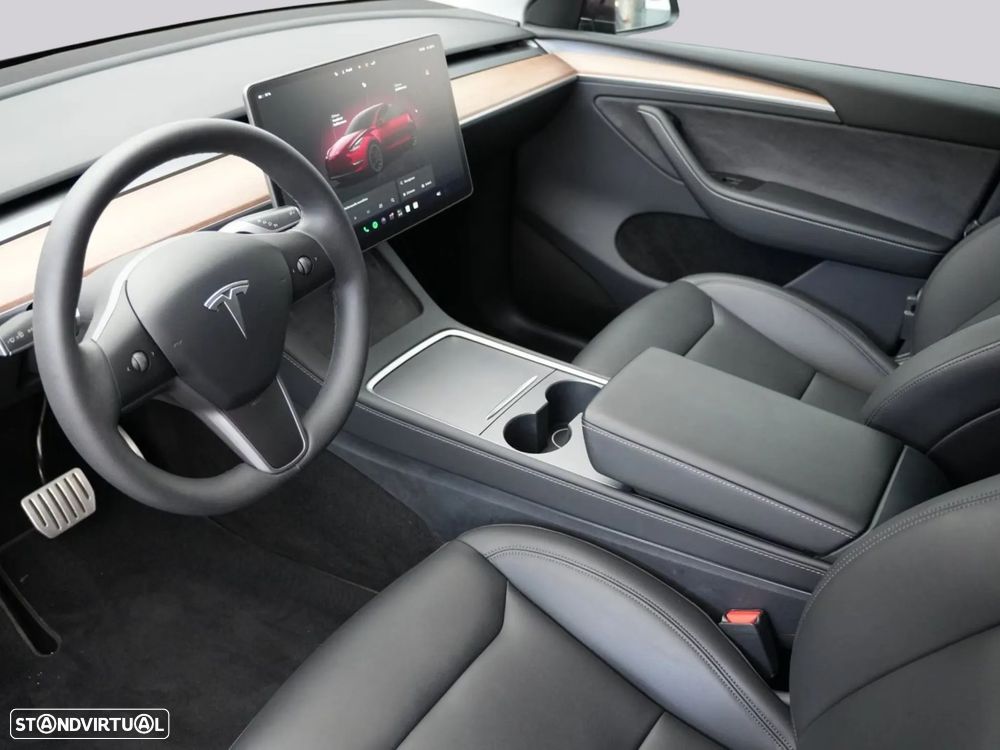 Tesla Model Y Performance Dual Motor AWD - 8
