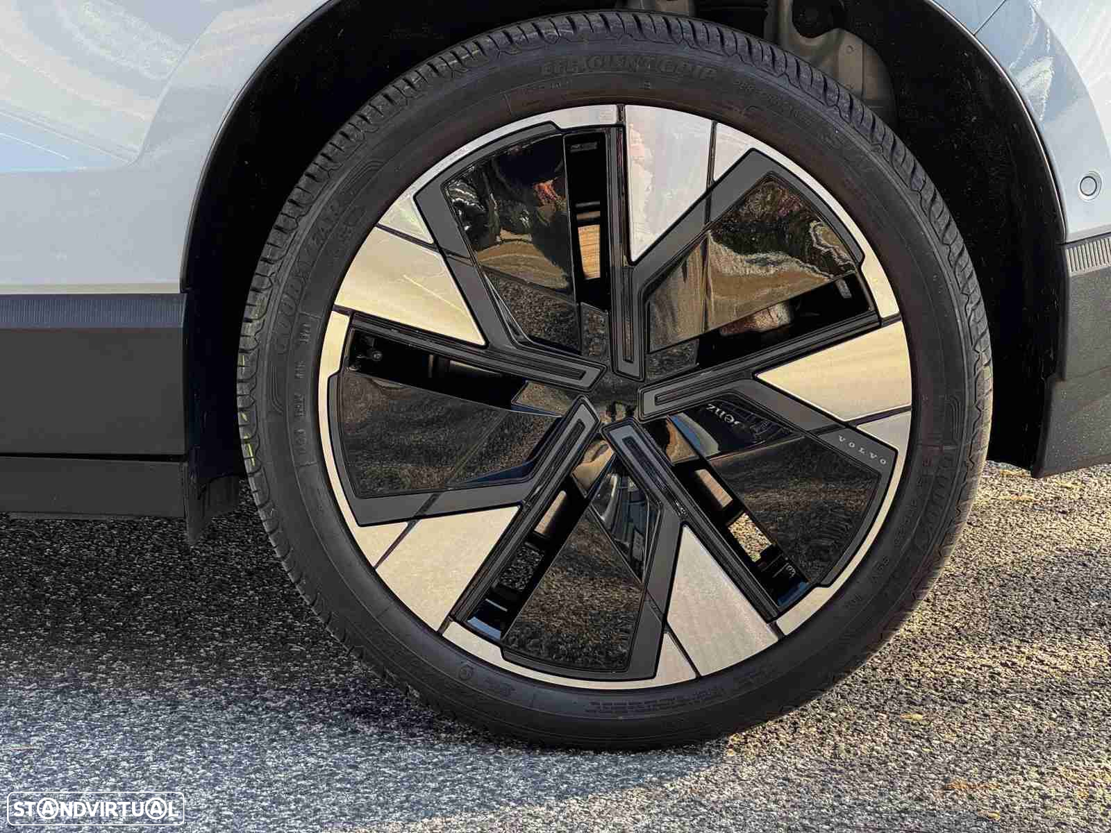 Volvo EX30 69 kWh Single Motor Extended Range Core - 23
