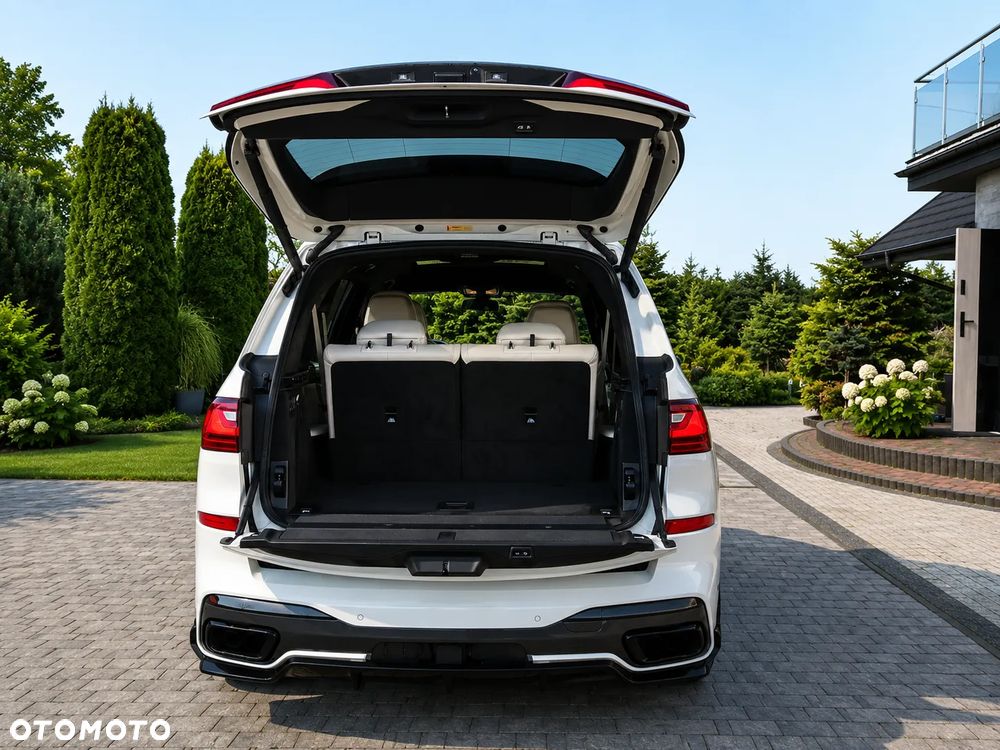 BMW X7 M50i sport - 15