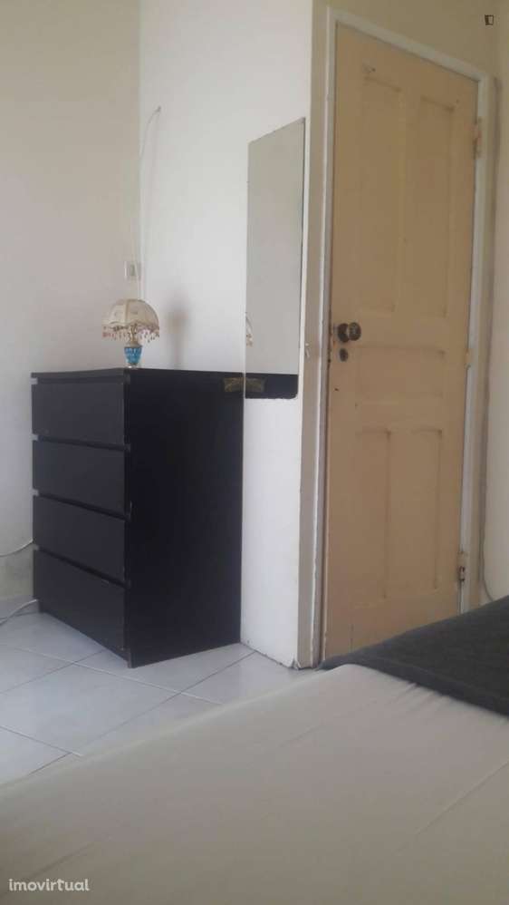 Quarto - localizado em Alameda Lisbon - Grande imagem: 3/22