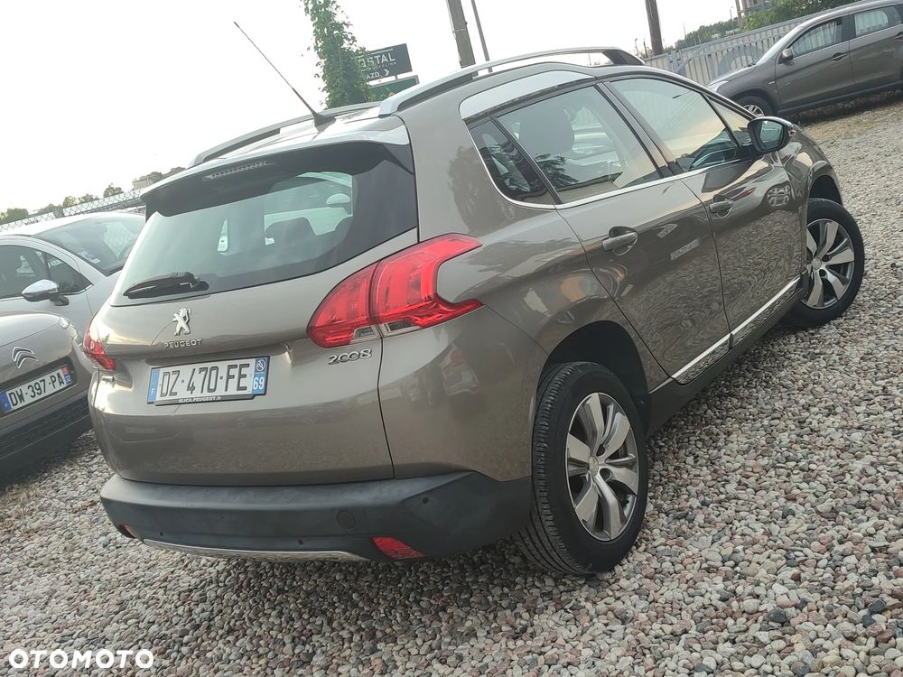 Peugeot 2008 1.2 Pure Tech GPF Allure S&S EAT6 - 3