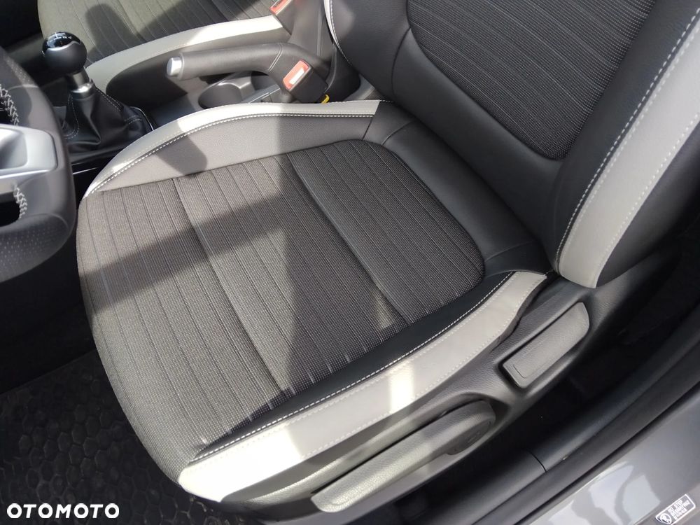 Kia Stonic 1.2 L - 24