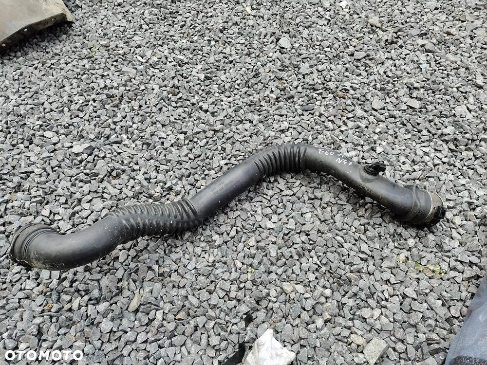 BMW E60 E61 2.0d N47 Przewód Wąż Rura Przewód INTERCOOLERA Lewa - 1