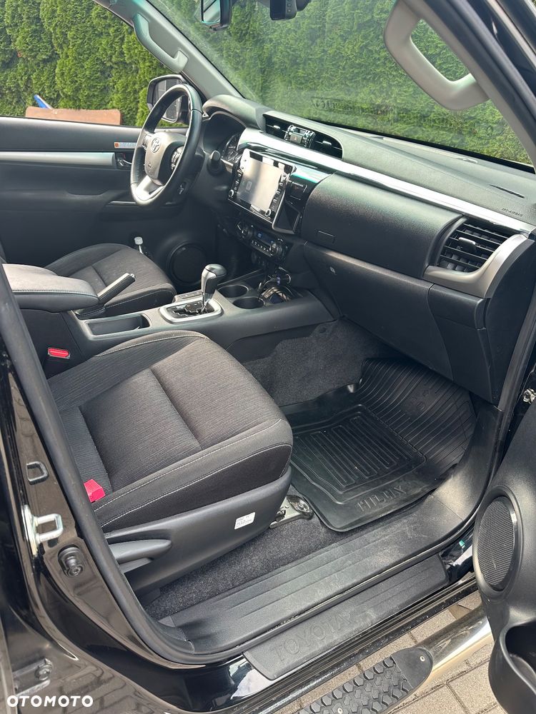 Toyota Hilux 2.8 D-4D Double Cab SR5 4x4 - 8