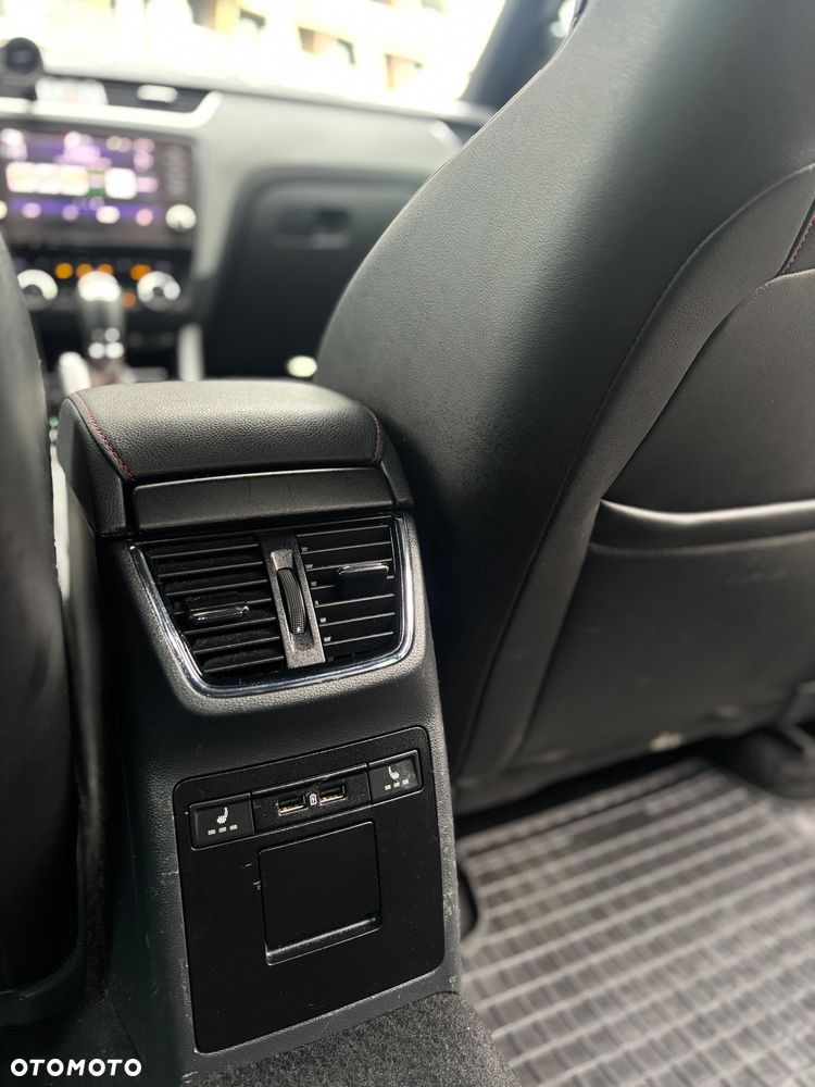 Skoda Octavia 2.0 TSI DSG RS 245 - 12