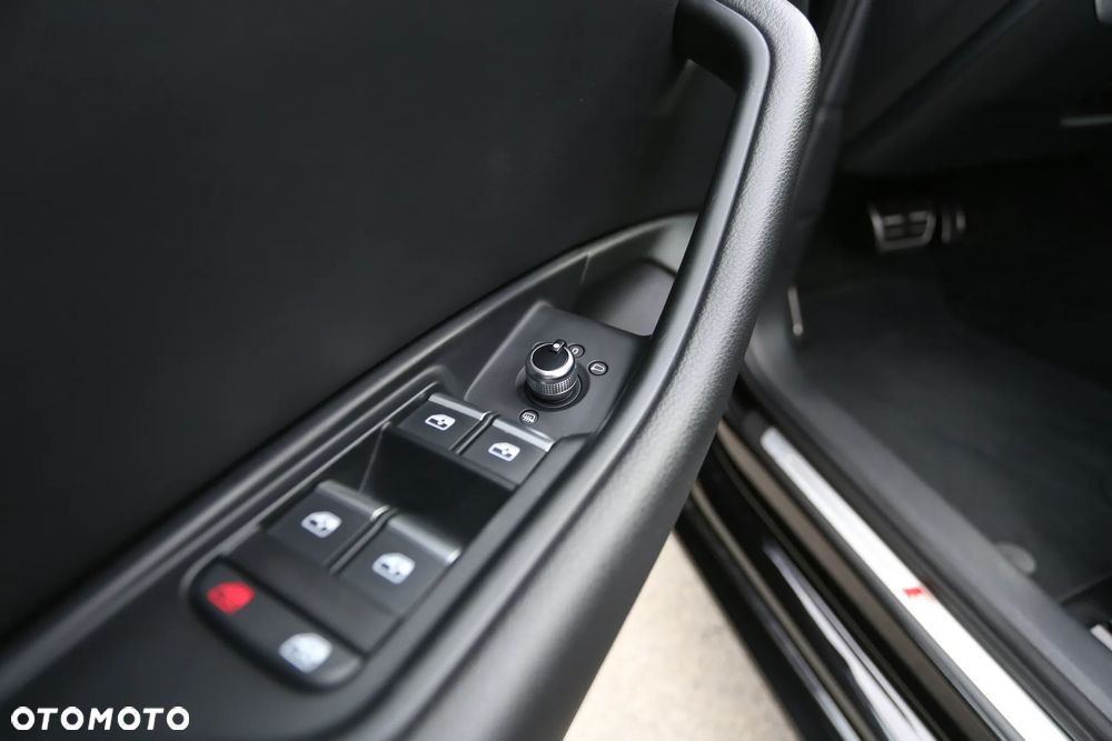 Audi A4 Avant 2.0 TDI ultra S tronic sport - 37
