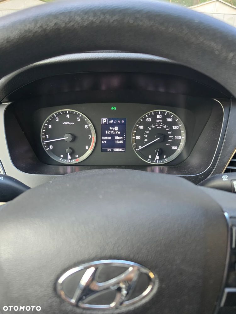 Hyundai Sonata 2.4 SE - 17