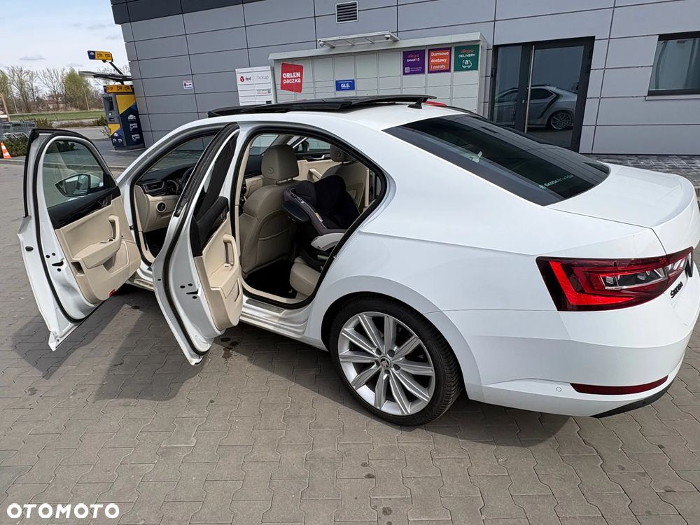 Skoda Superb 2.0 TDI 4x4 L&K DSG - 9