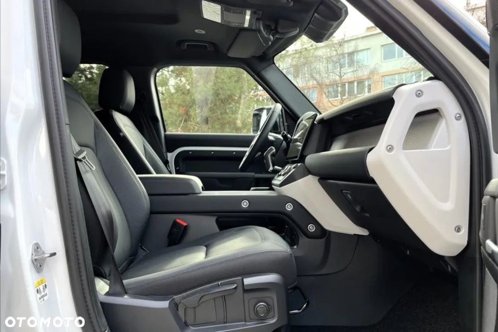 Land Rover Defender 3.0 D200 mHEV S - 22