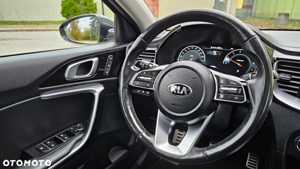 Kia Ceed SW 1.4 T-GDI DCT OPF Platinum Edition - 25