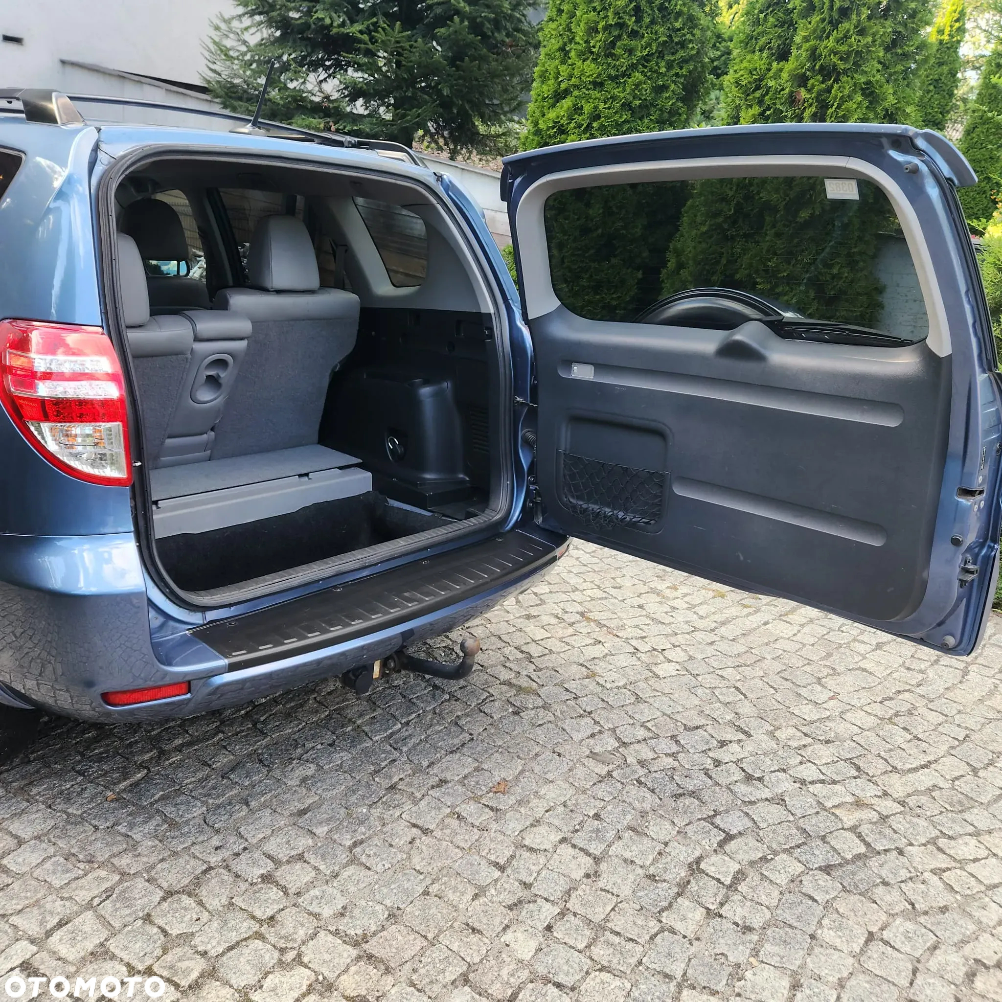 Toyota RAV4 - 8