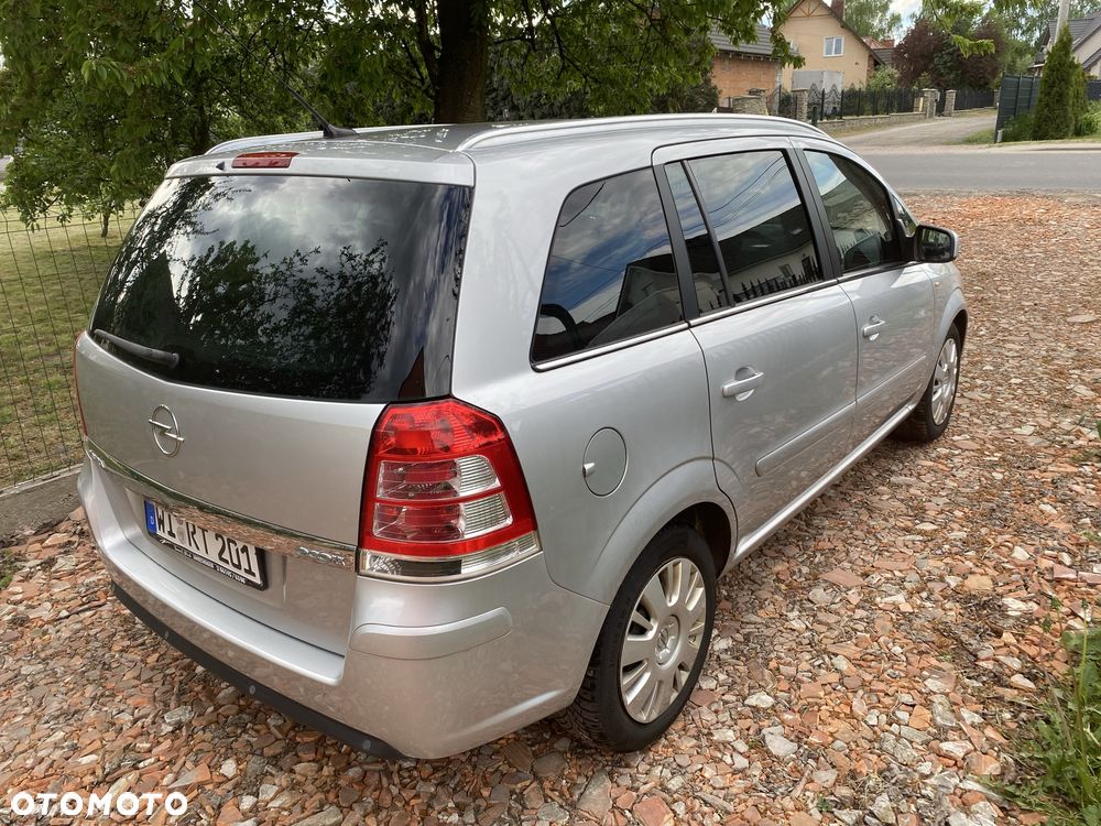 Opel Zafira - 2