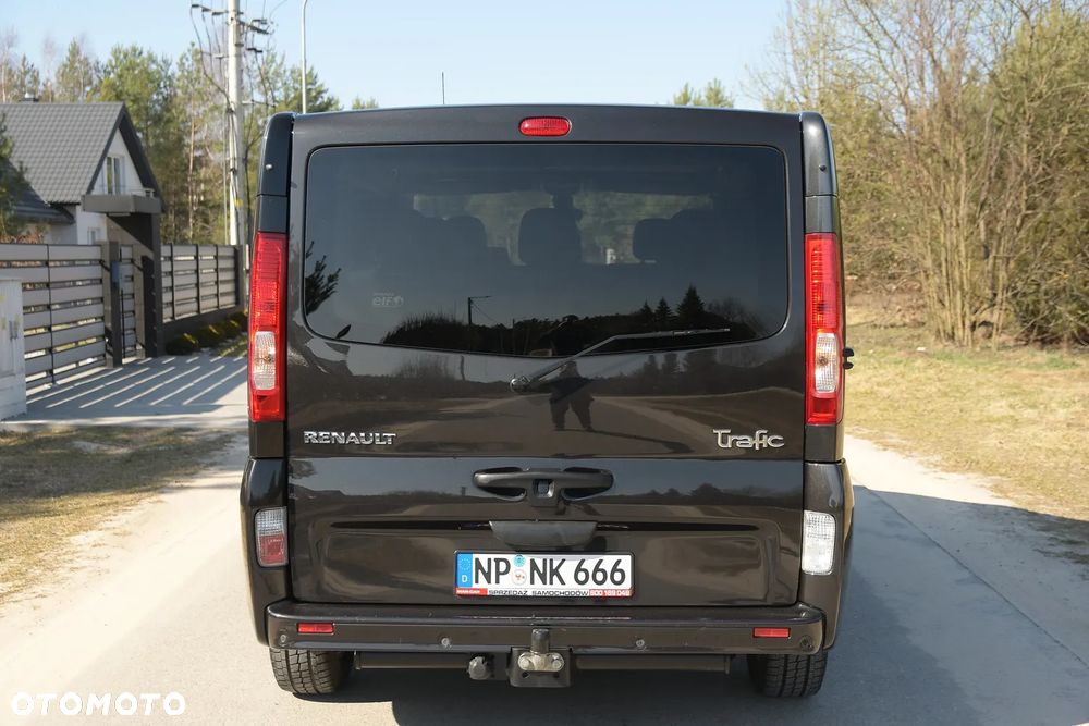 Renault Trafic FAP Grand Passenger Black Edition - 6