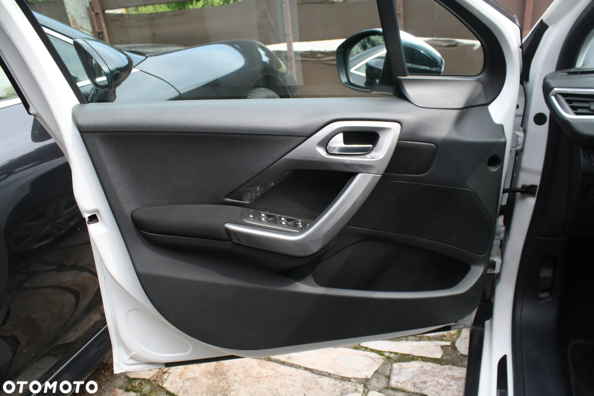 Peugeot 2008 1.2 Pure Tech Style S&S - 15
