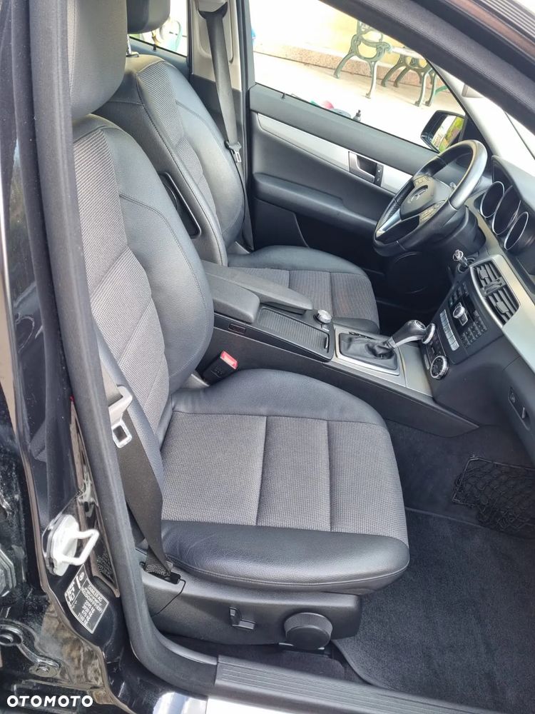 Mercedes-Benz Klasa C 180 T Kompressor Automatik Avantgarde - 9