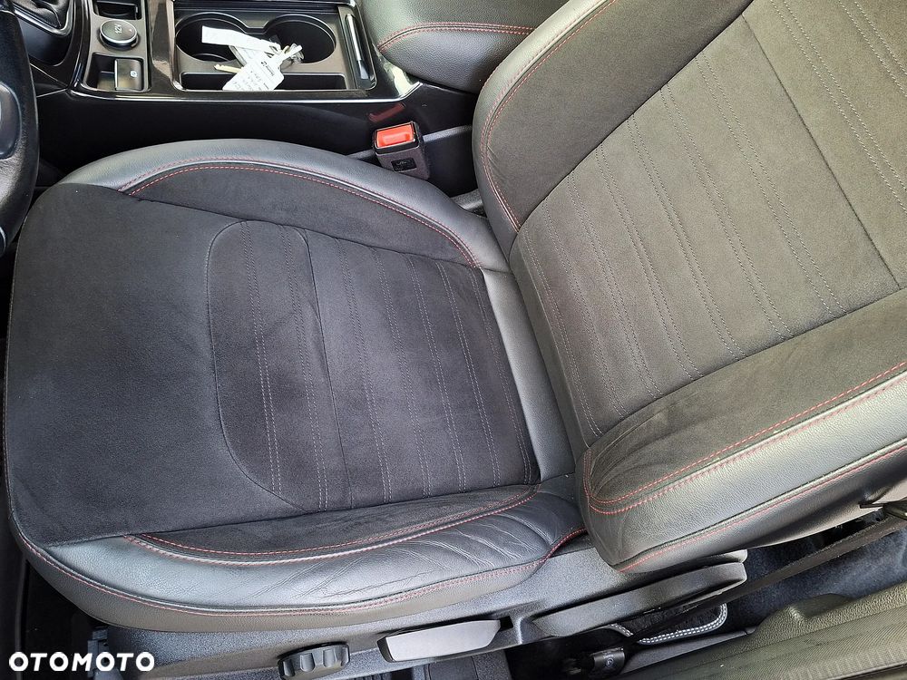 Ford Kuga 1.5 EcoBoost 2x4 ST-Line - 27