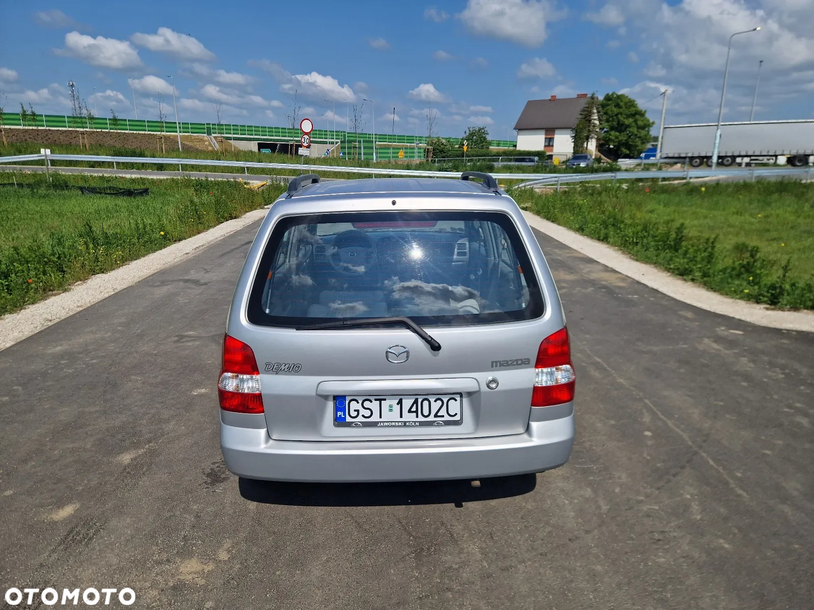 Mazda Demio - 11