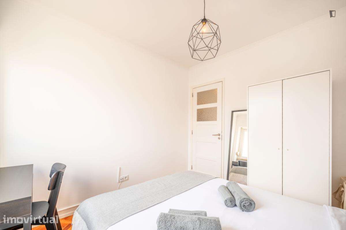 Quarto - localizado em Alameda Lisbon - Grande imagem: 4/24