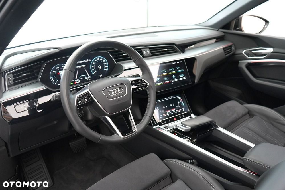 Audi Q8 Sportback e-tron - 15