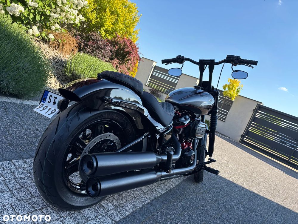 Harley-Davidson Softail Street Bob - 10