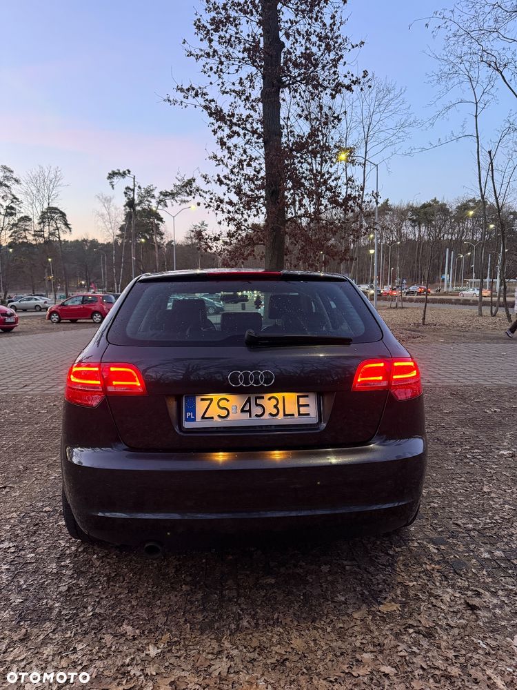 Audi A3 Sportback 1.6 TDI DPF S tronic Attraction - 8