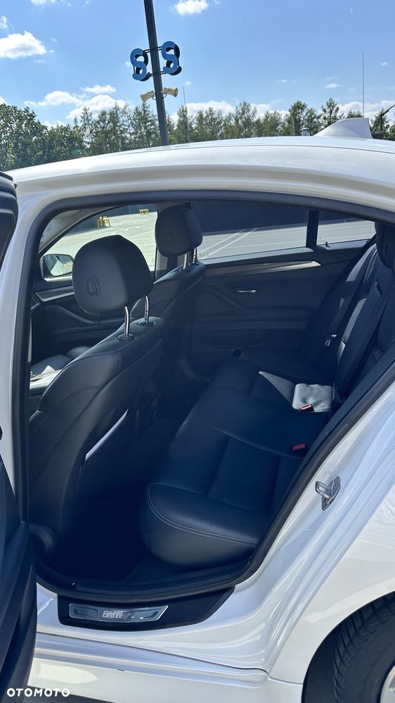BMW Seria 5 520d Luxury Line - 10
