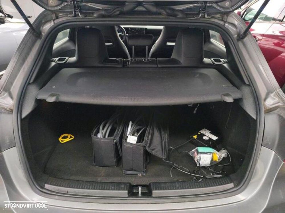 Mercedes-Benz A 250 e AMG Line - 10