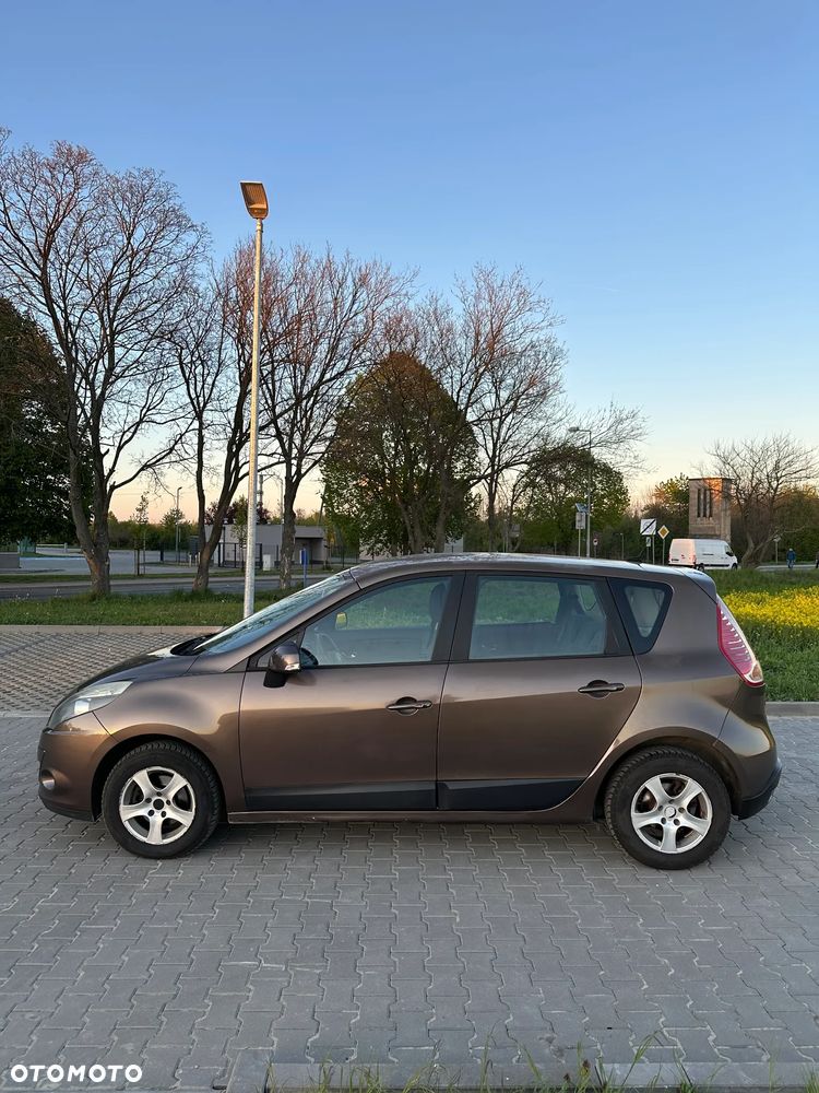 Renault Scenic 1.5 dCi Emotion - 4