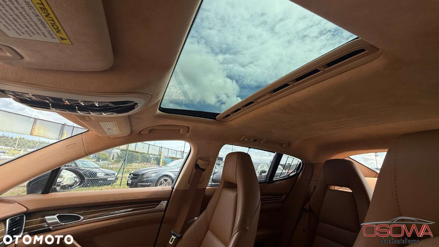 Porsche Panamera - 31