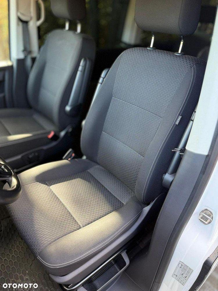 Volkswagen Multivan - 13