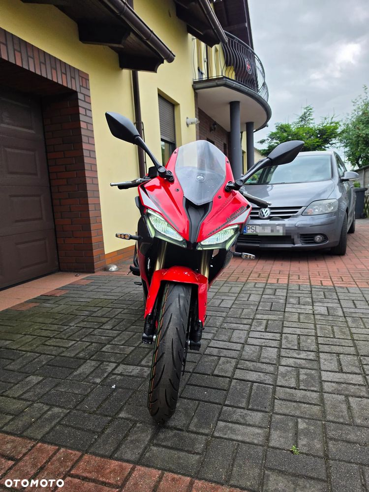 QJMOTOR SRK 125R - 9