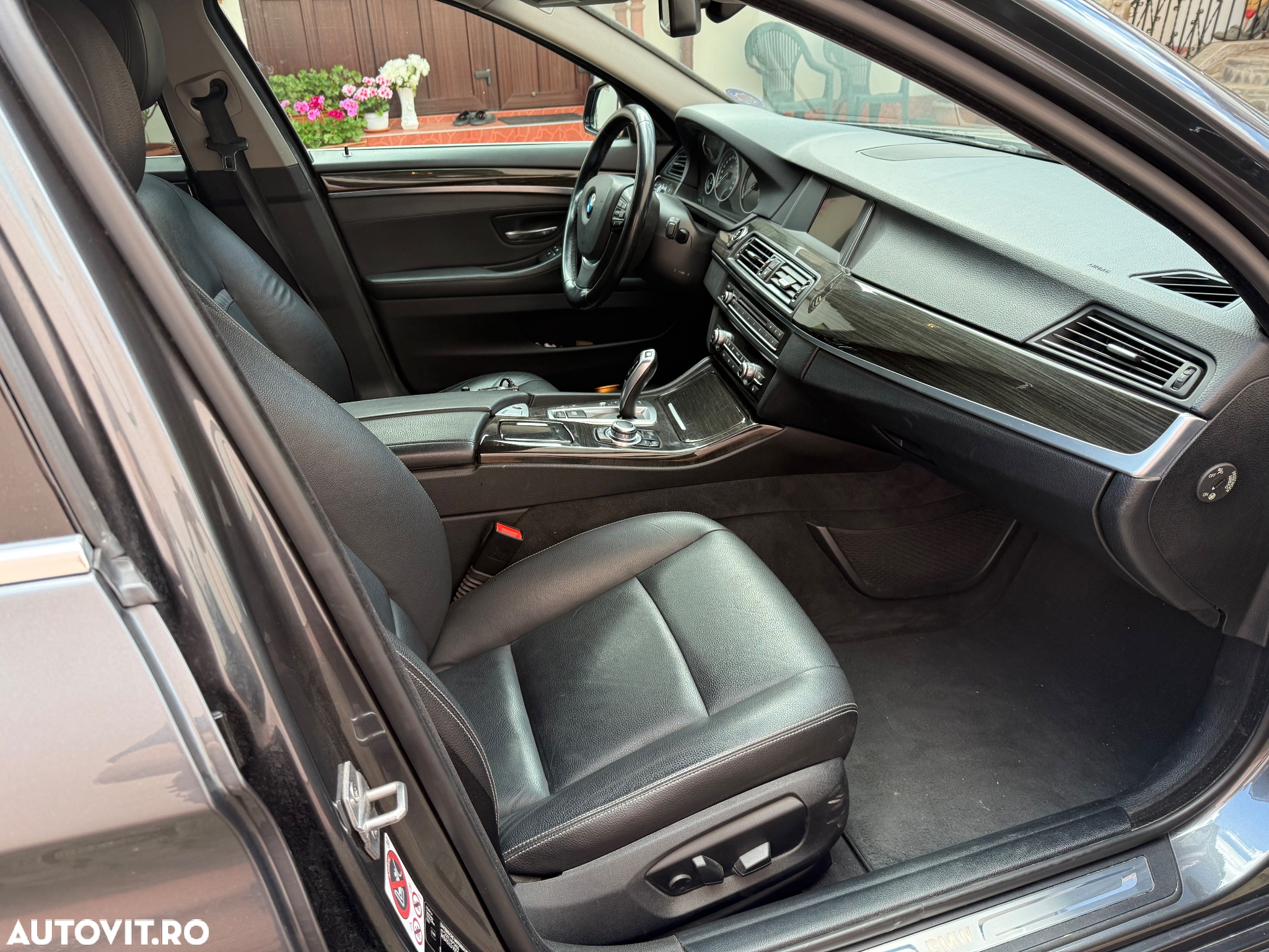 BMW Seria 5 520d xDrive AT - 12