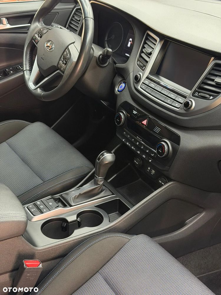 Hyundai Tucson 2.0 CRDi 4WD Automatik Style - 33