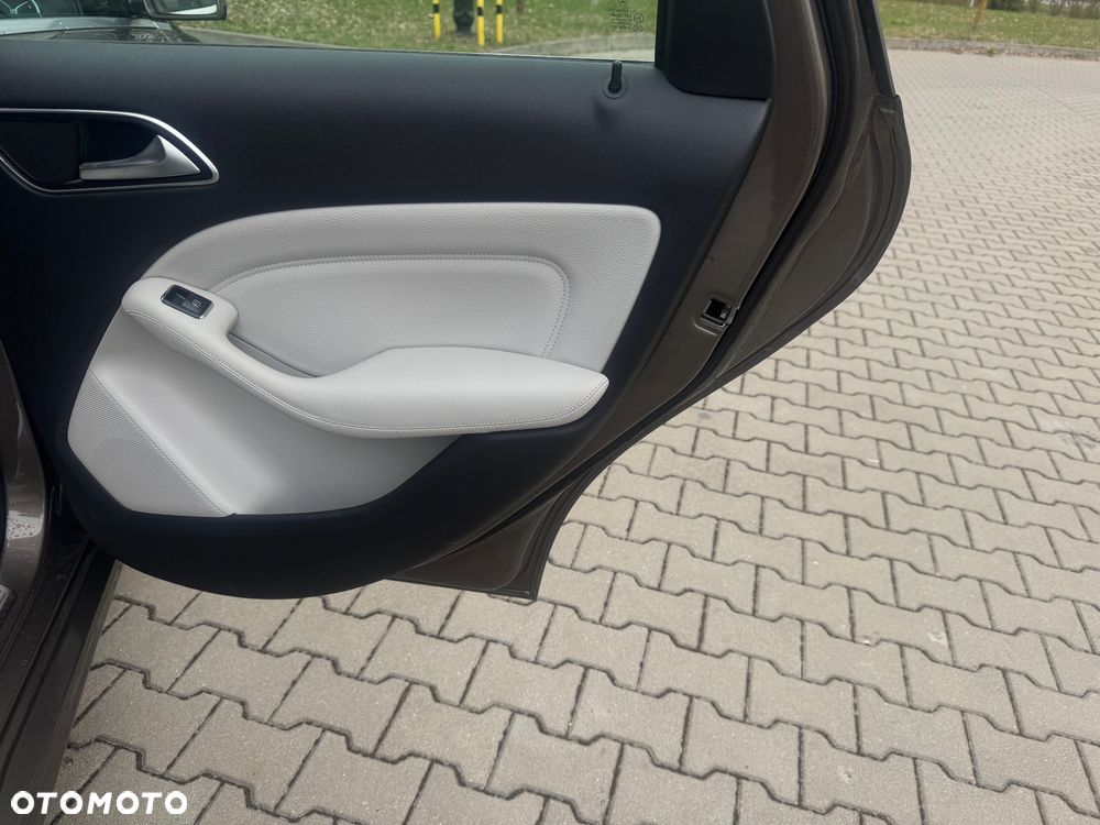 Mercedes-Benz Klasa B 180 BlueEFFICIENCY Edition Style - 21