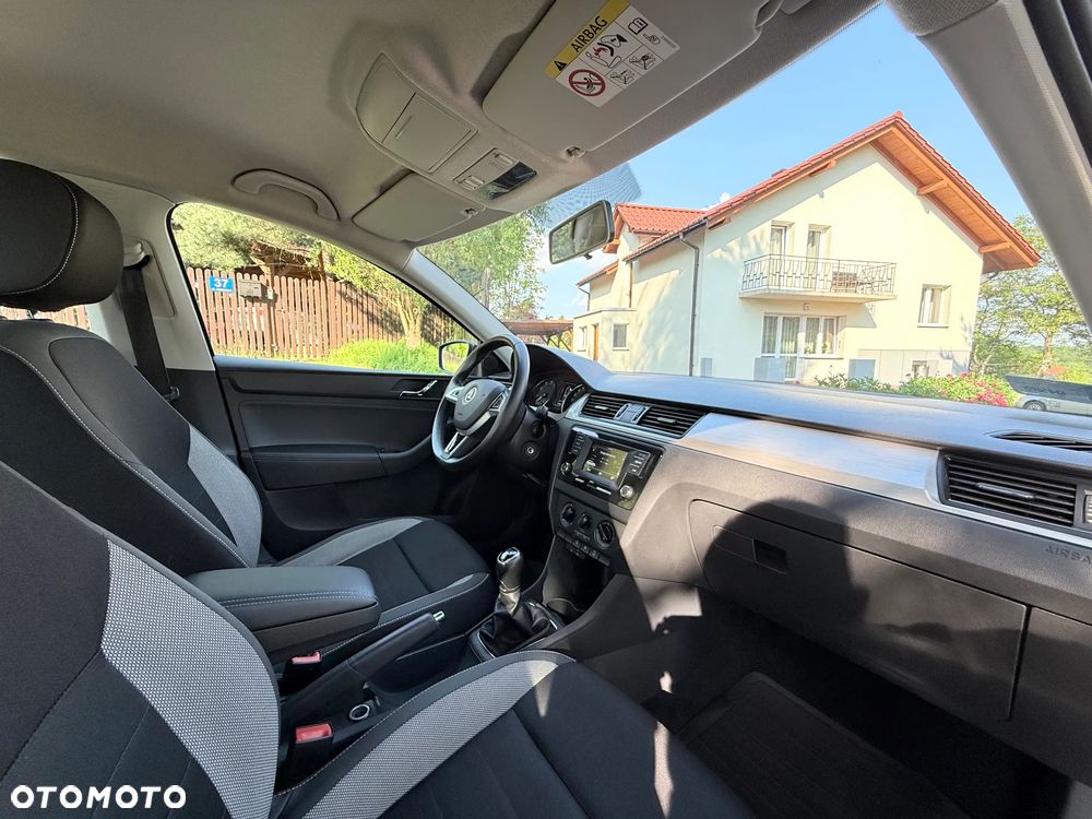 Skoda RAPID 1.2 TSI Ambition - 28
