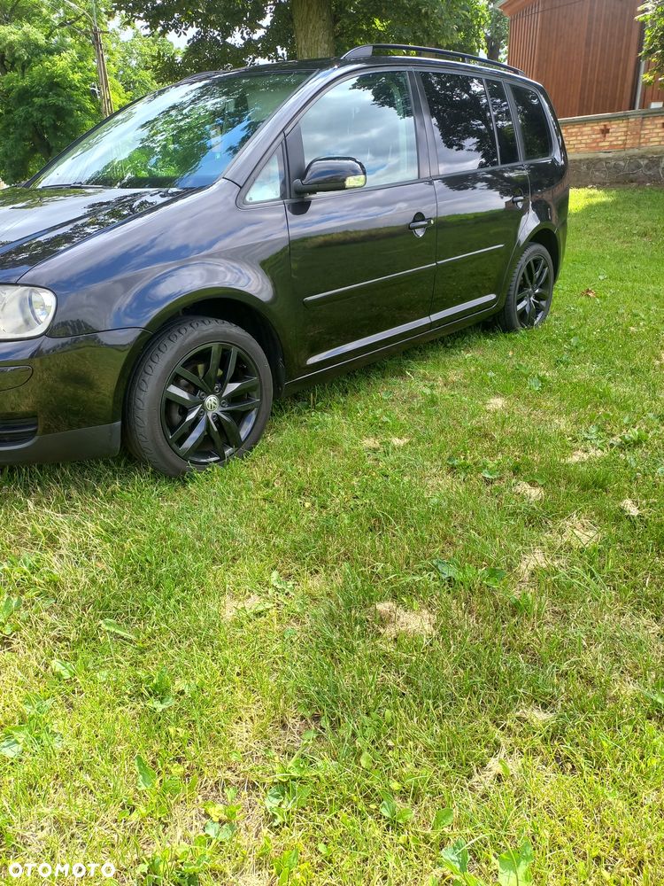 Volkswagen Touran - 2