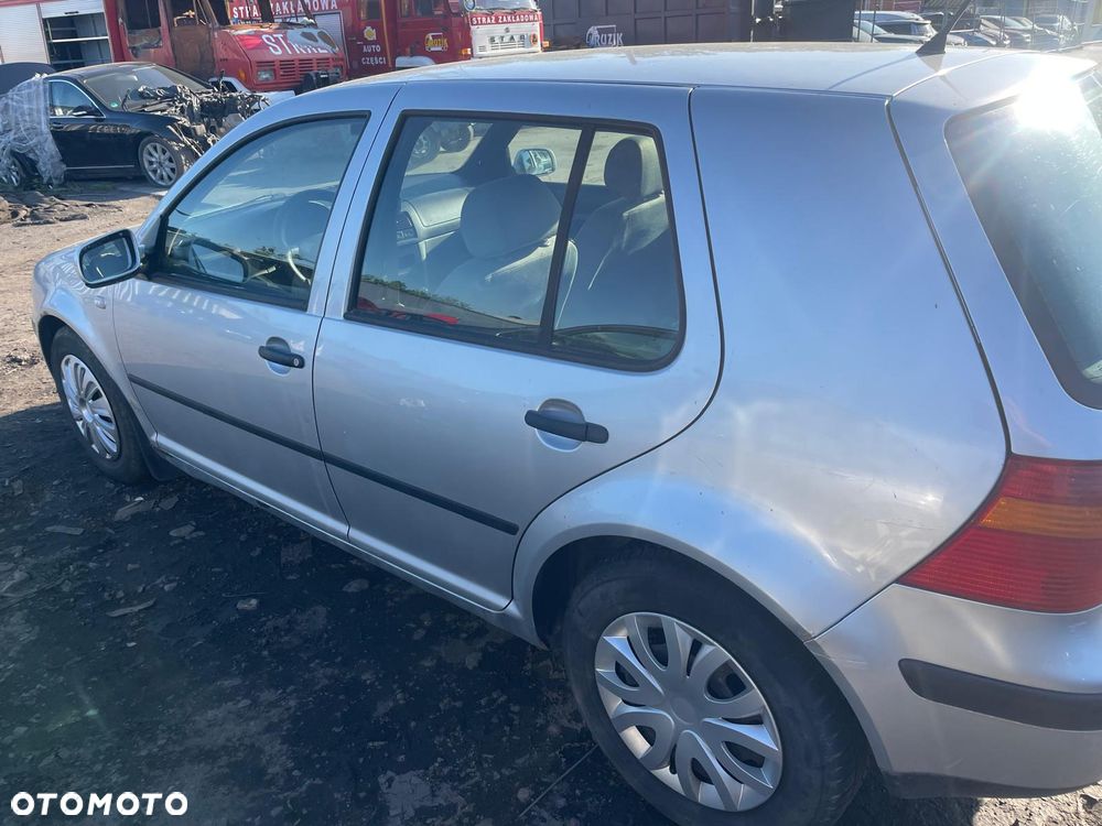 VW GOLF IV na części!!! Kolor : LA7W - 2