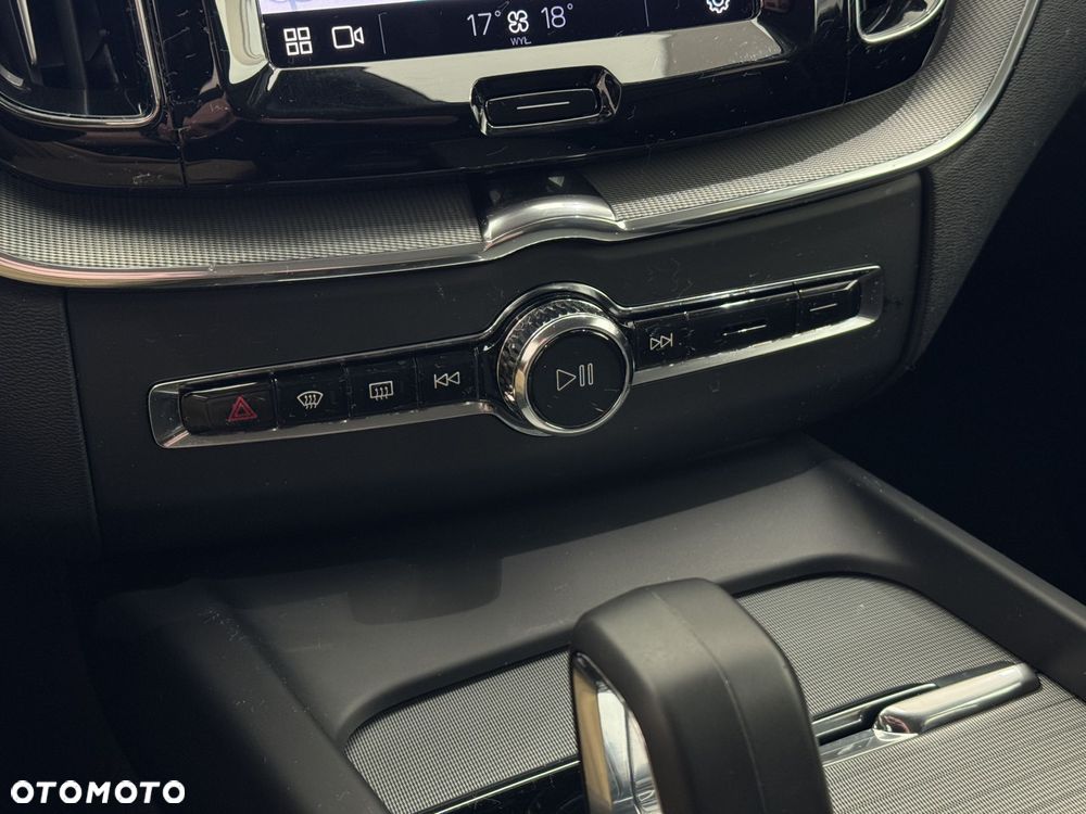 Volvo XC 60 - 24