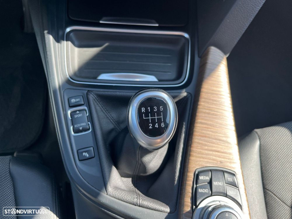 BMW 320 d Efficient Dynamics Edition Modern Line - 29