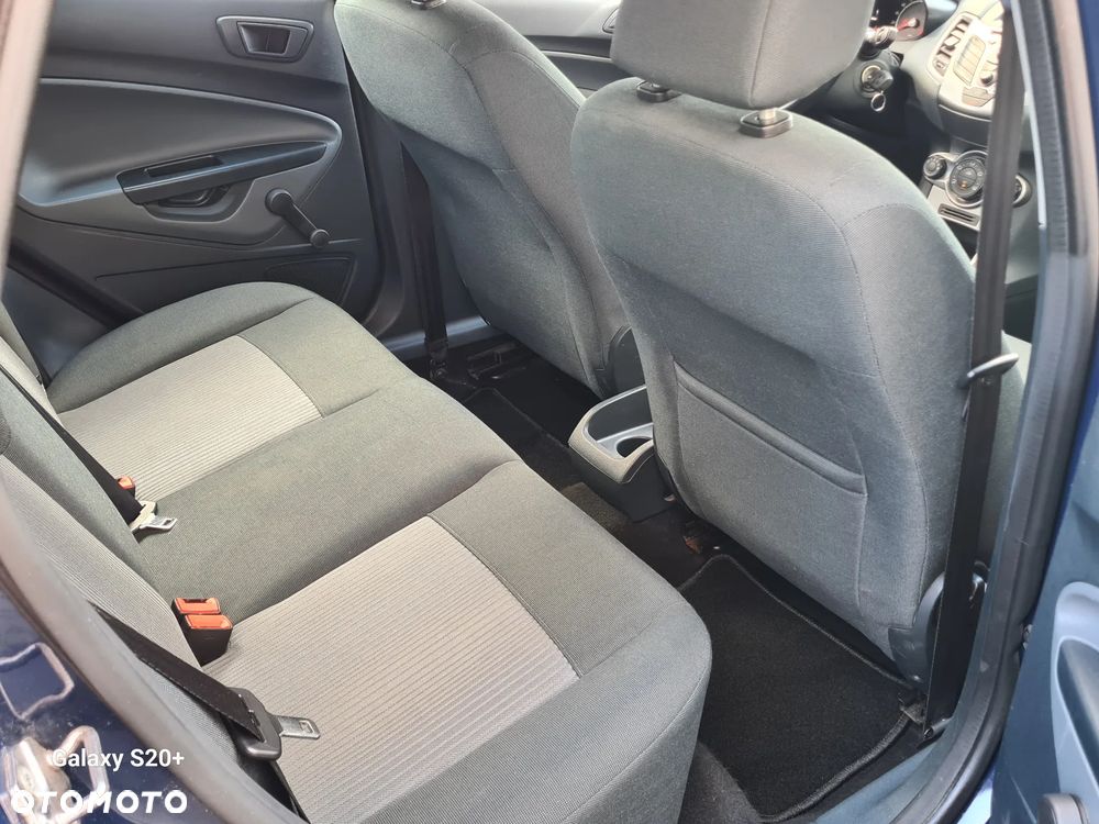 Ford Fiesta - 12