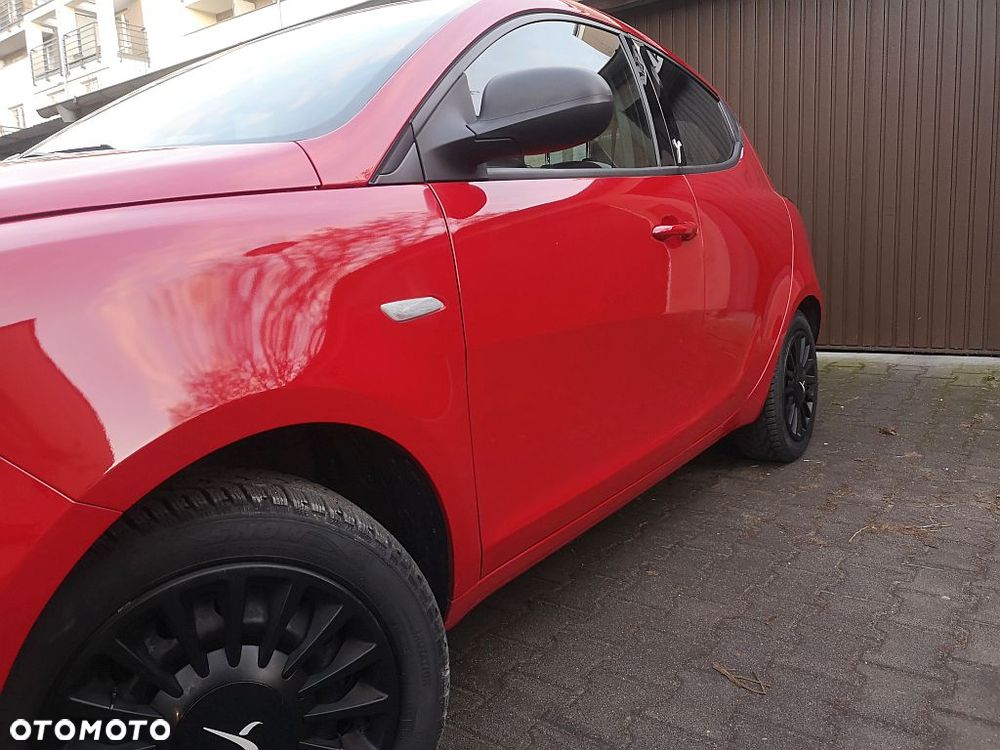 Lancia Ypsilon 1.2 8V Black&Red S&S - 12