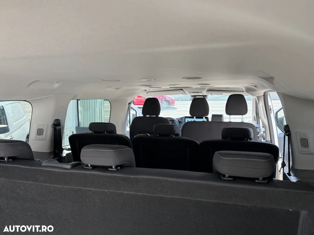 Volkswagen Caravelle - 20