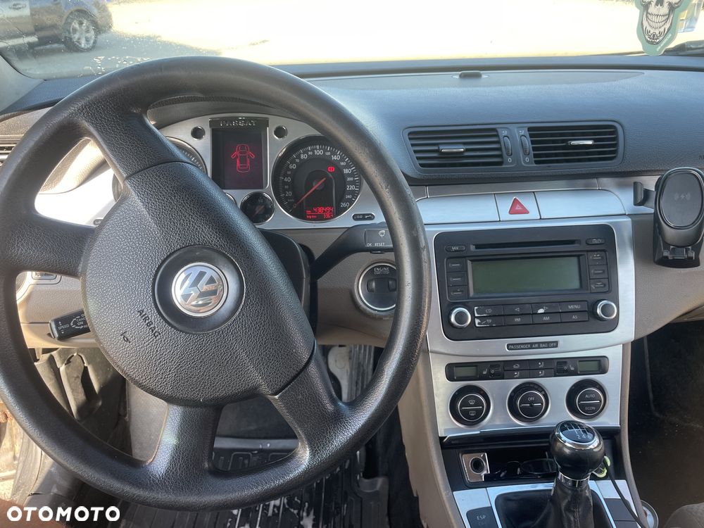 Volkswagen Passat - 8