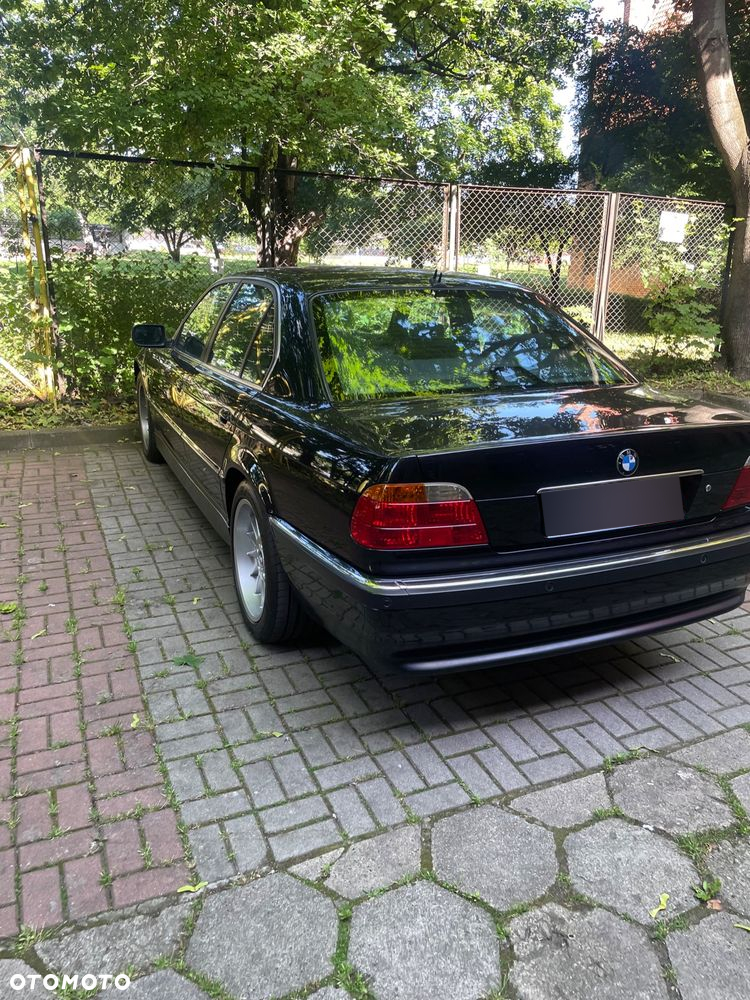 BMW Seria 7 740i - 35